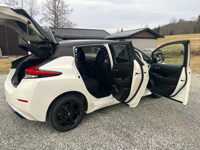 2021 NISSAN LEAF - 10