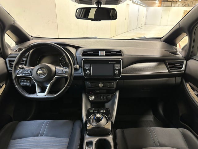 2018 NISSAN LEAF - 11