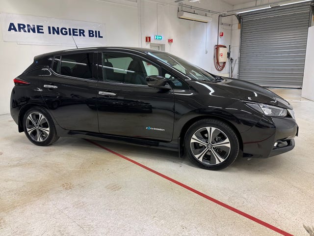 SJNFAAZE1U0017367 2018 NISSAN LEAF-1