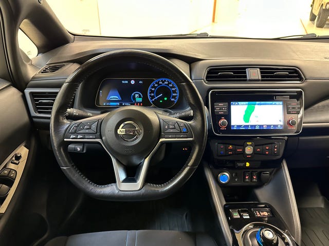2018 NISSAN LEAF - 19