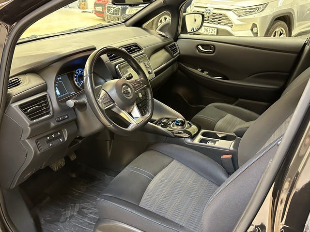 2018 NISSAN LEAF - 9
