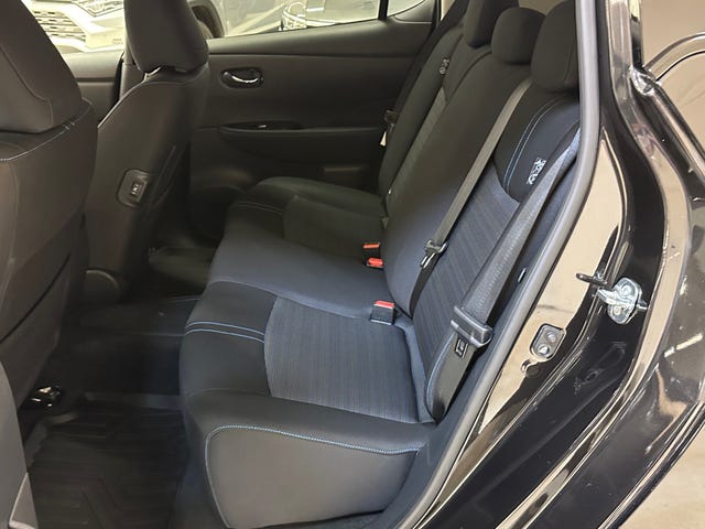 2018 NISSAN LEAF - 10