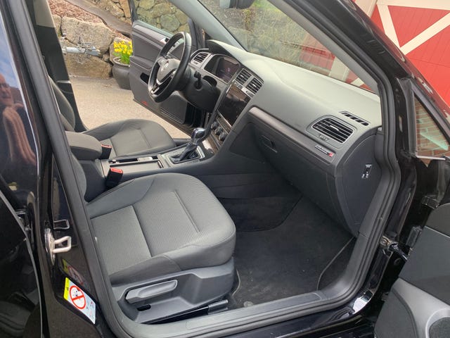 WVWZZZAUZJW911009 2018 VOLKSWAGEN GOLF-4