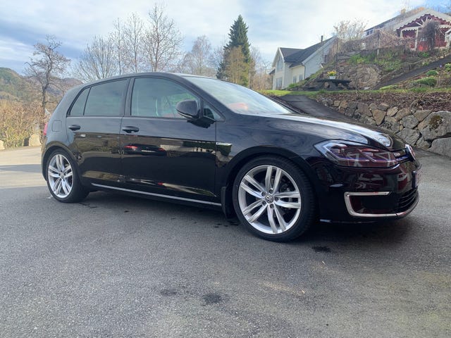 WVWZZZAUZJW911009 2018 VOLKSWAGEN GOLF-0