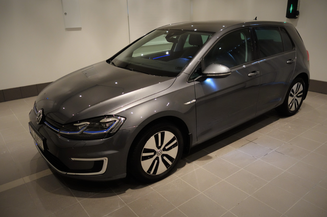WVWZZZAUZJW903770 2018 VOLKSWAGEN GOLF-3