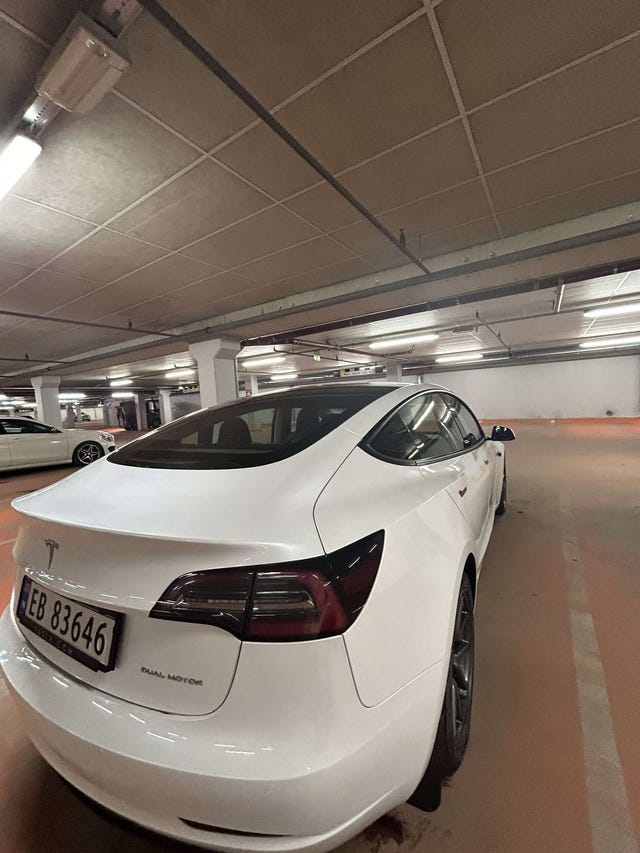 5YJ3E7EB9MF824023 2021 TESLA MODEL 3-4