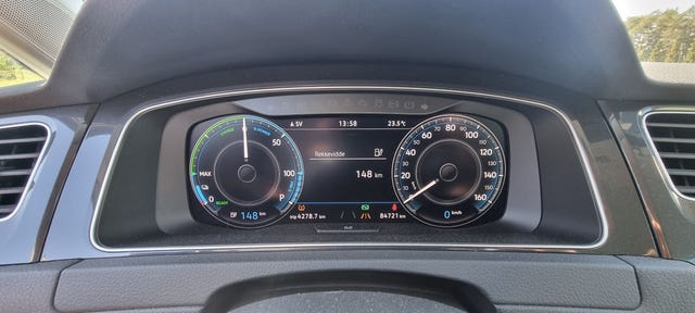 WVWZZZAUZJ8904648 2018 VOLKSWAGEN GOLF-1