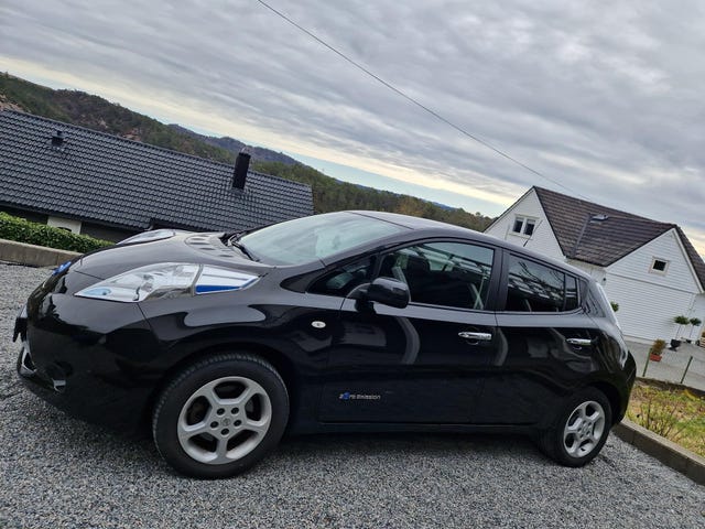 2018 NISSAN LEAF - 8