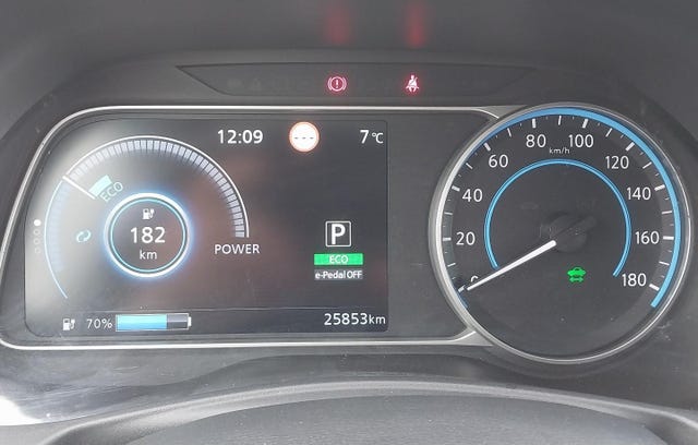 2022 NISSAN LEAF - 9