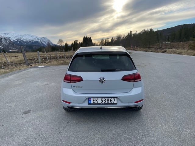 WVWZZZAUZJW906237 2018 VOLKSWAGEN GOLF-3