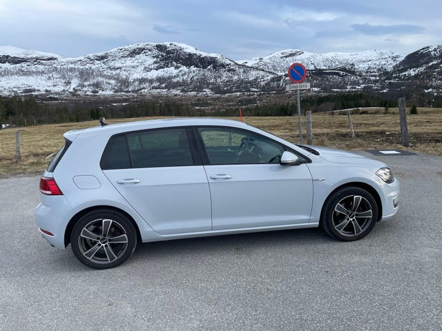 WVWZZZAUZJW906237 2018 VOLKSWAGEN GOLF-5