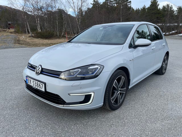 WVWZZZAUZJW906237 2018 VOLKSWAGEN GOLF-0