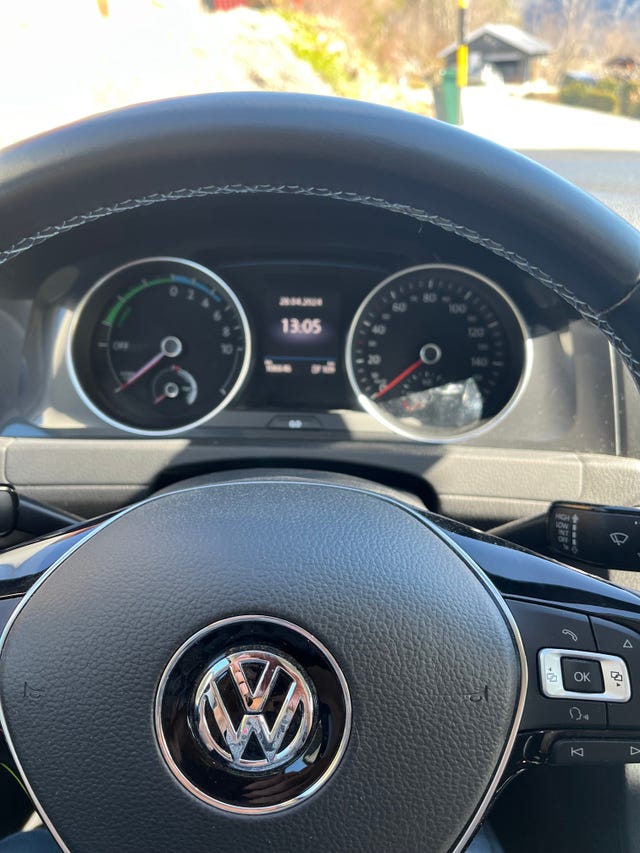 WVWZZZAUZJW900168 2018 VOLKSWAGEN GOLF-2