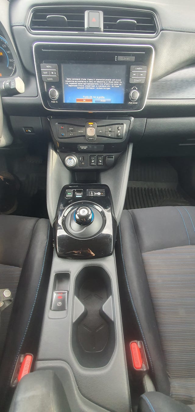 2018 NISSAN LEAF - 8