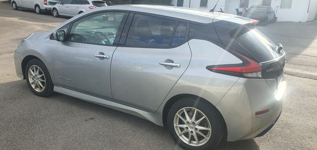 SJNFAAZE1U0008756 2018 NISSAN LEAF-2