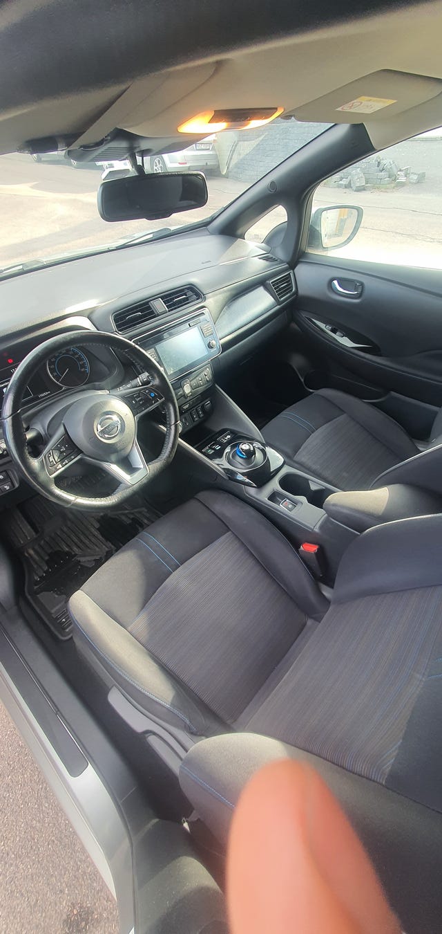 SJNFAAZE1U0008756 2018 NISSAN LEAF-4