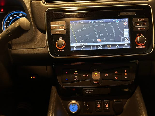 2018 NISSAN LEAF - 8