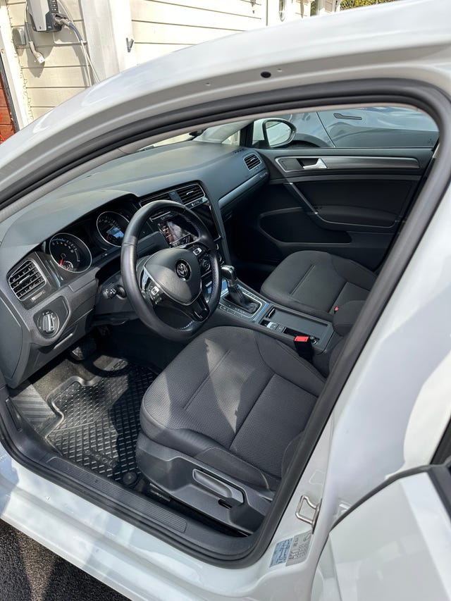 2018 VOLKSWAGEN GOLF - 10