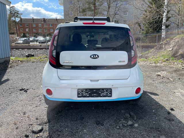 KNAJP81EFH7020051 2017 KIA SOUL-5