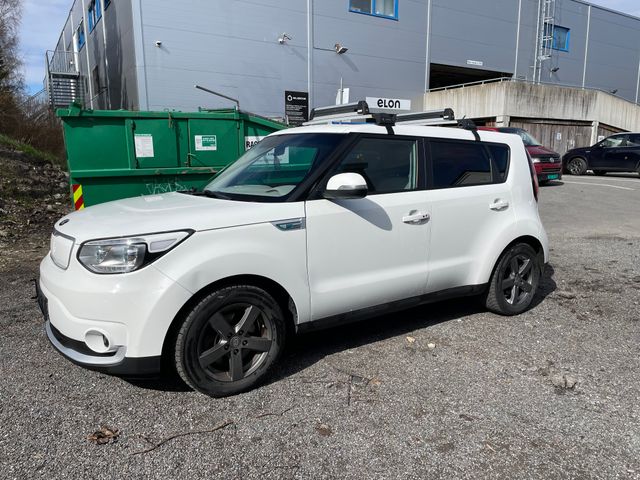 KNAJP81EFH7020051 2017 KIA SOUL-2