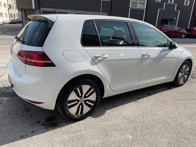 2015 VOLKSWAGEN GOLF - 9