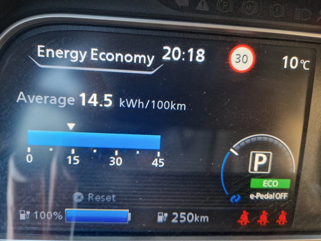 2018 NISSAN LEAF - 18