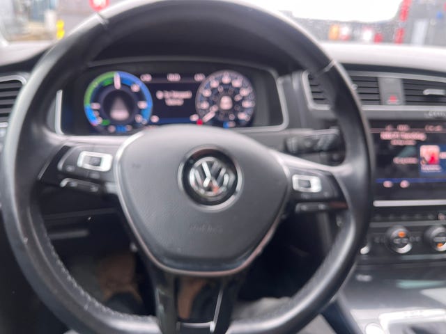 2018 VOLKSWAGEN GOLF - 28