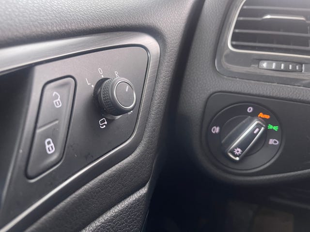 2018 VOLKSWAGEN GOLF - 27