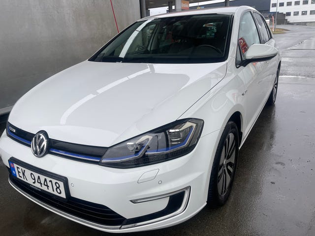 WVWZZZAUZJW910881 2018 VOLKSWAGEN GOLF-3