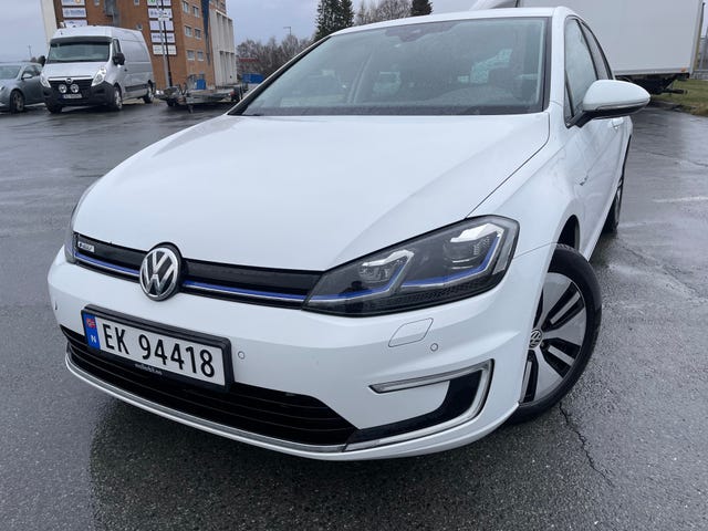 WVWZZZAUZJW910881 2018 VOLKSWAGEN GOLF-0