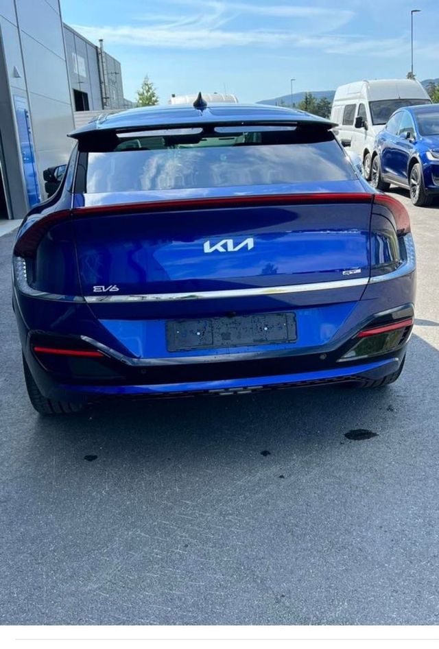 2022 KIA EV6 - 6