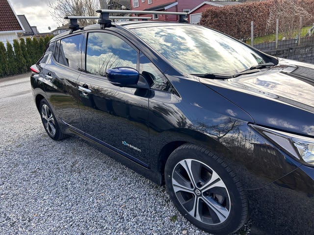 2018 NISSAN LEAF - 19