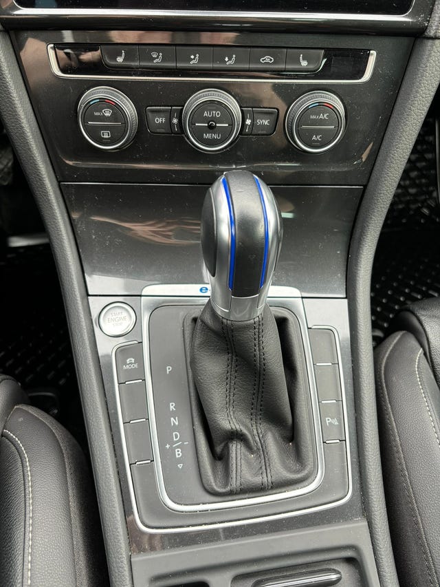 2019 VOLKSWAGEN GOLF - 15