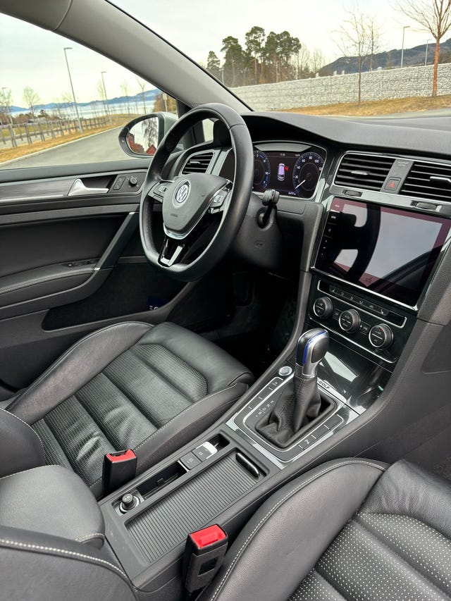 2019 VOLKSWAGEN GOLF - 14
