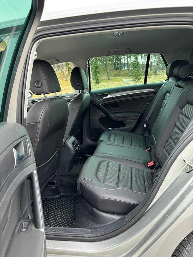 2019 VOLKSWAGEN GOLF - 25