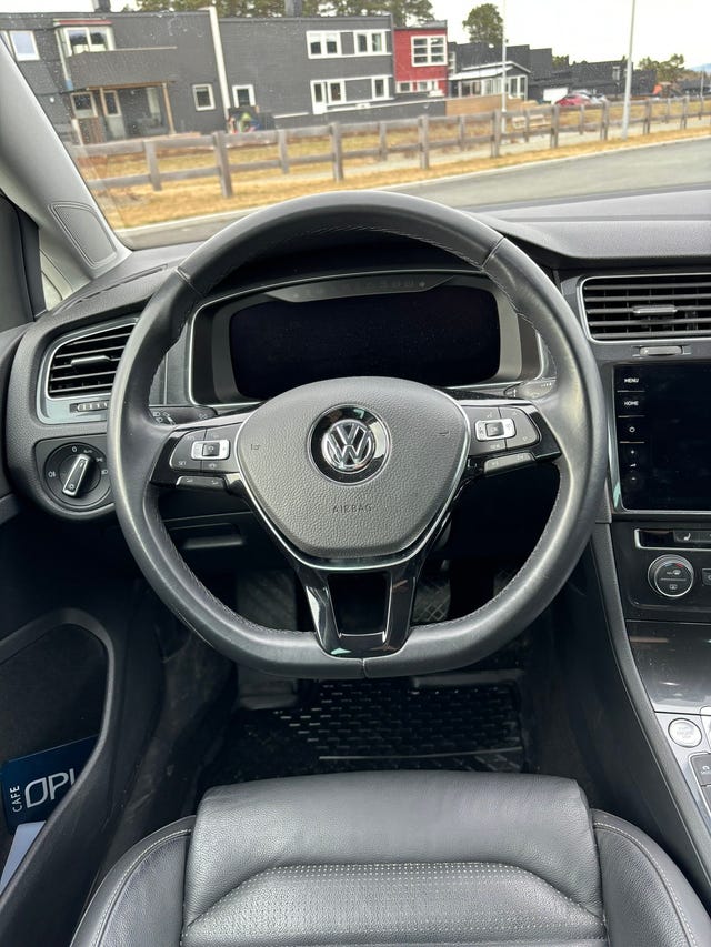 2019 VOLKSWAGEN GOLF - 18