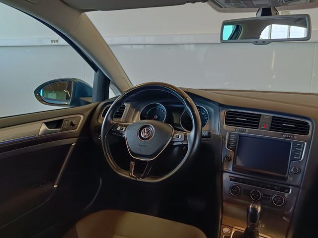 2015 VOLKSWAGEN GOLF - 19
