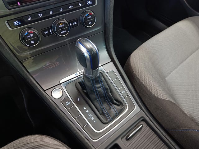 2015 VOLKSWAGEN GOLF - 35