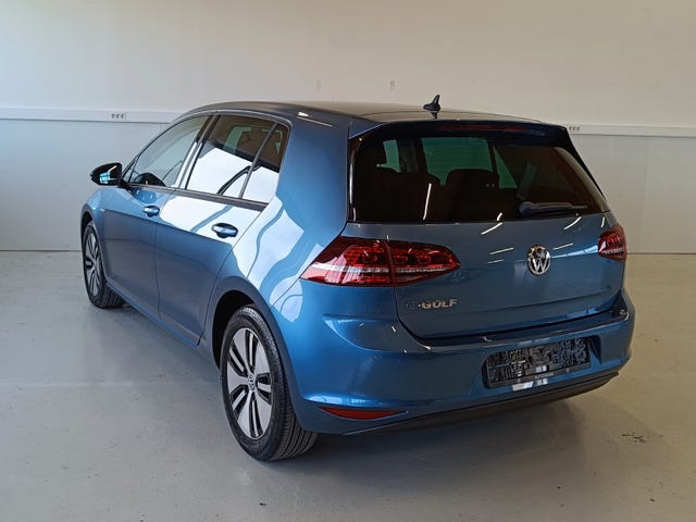 2015 VOLKSWAGEN GOLF - 8