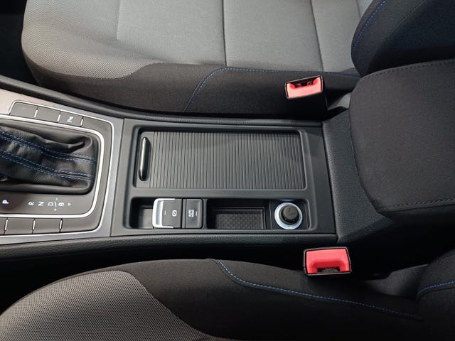 2015 VOLKSWAGEN GOLF - 38