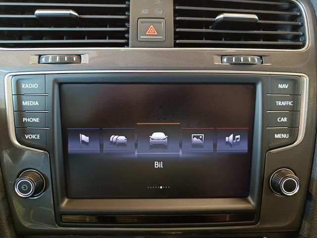 2015 VOLKSWAGEN GOLF - 32