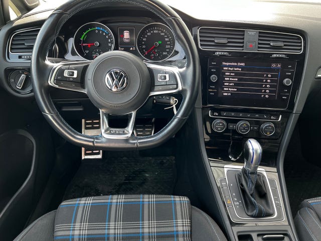 2019 VOLKSWAGEN GOLF - 15