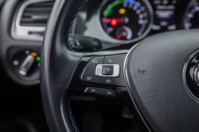 2019 VOLKSWAGEN GOLF - 17