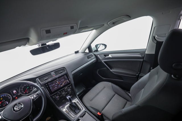 2019 VOLKSWAGEN GOLF - 33