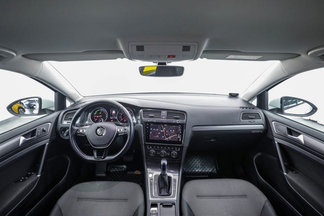 2019 VOLKSWAGEN GOLF - 31