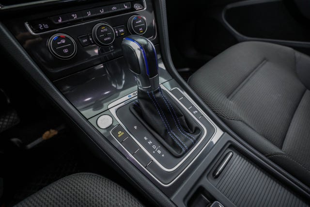2019 VOLKSWAGEN GOLF - 27