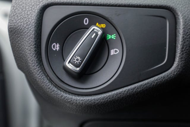 2019 VOLKSWAGEN GOLF - 16
