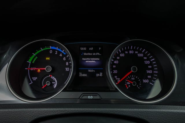 2019 VOLKSWAGEN GOLF - 19