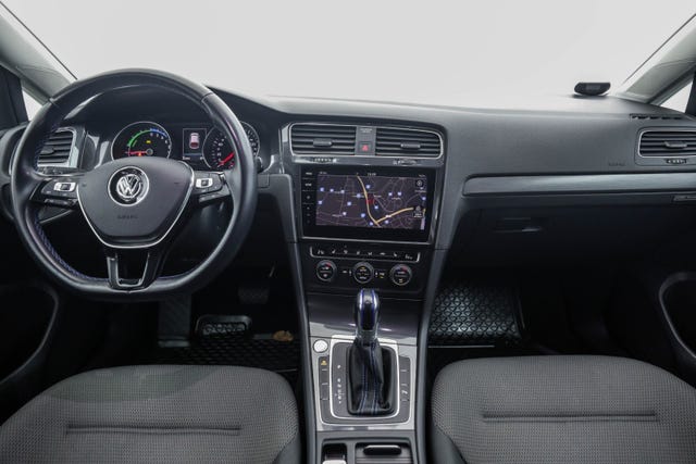 2019 VOLKSWAGEN GOLF - 30