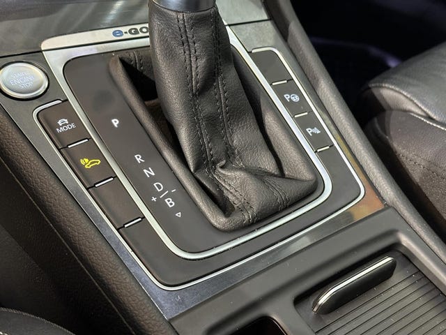 2019 VOLKSWAGEN GOLF - 22